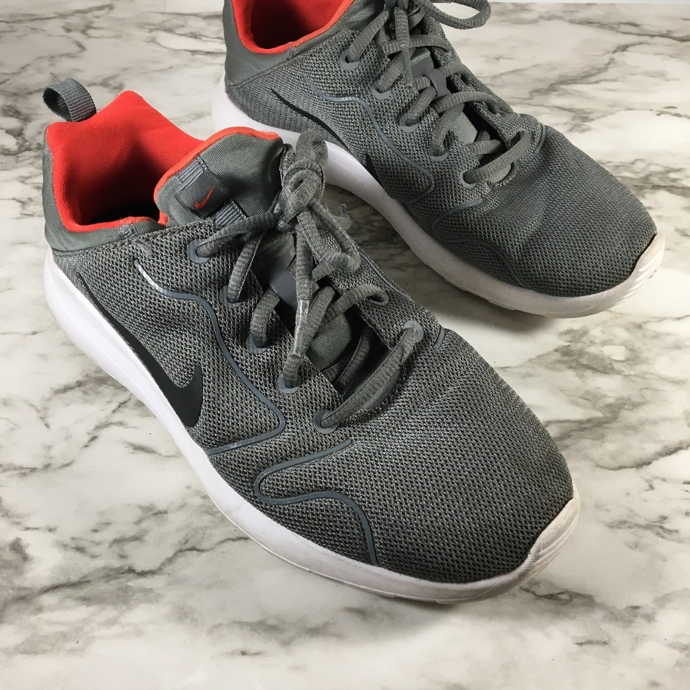 Nike Gray Lace Up Kaishi Running Sneakers